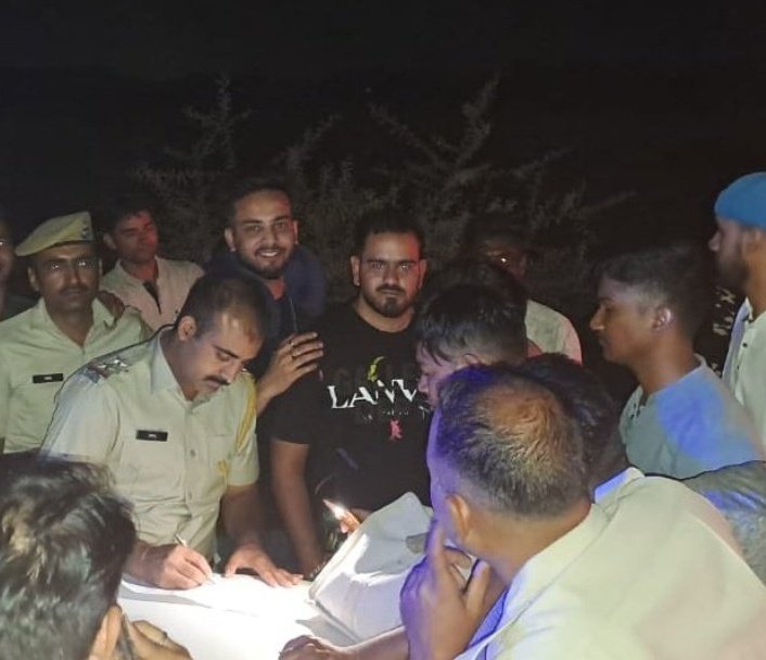 vikrant_panwar's tweet photo. #ElvishYadav
#एलविश_नहीं_ये_आंधी_है https://t.co/Ppj0CDZJ3m