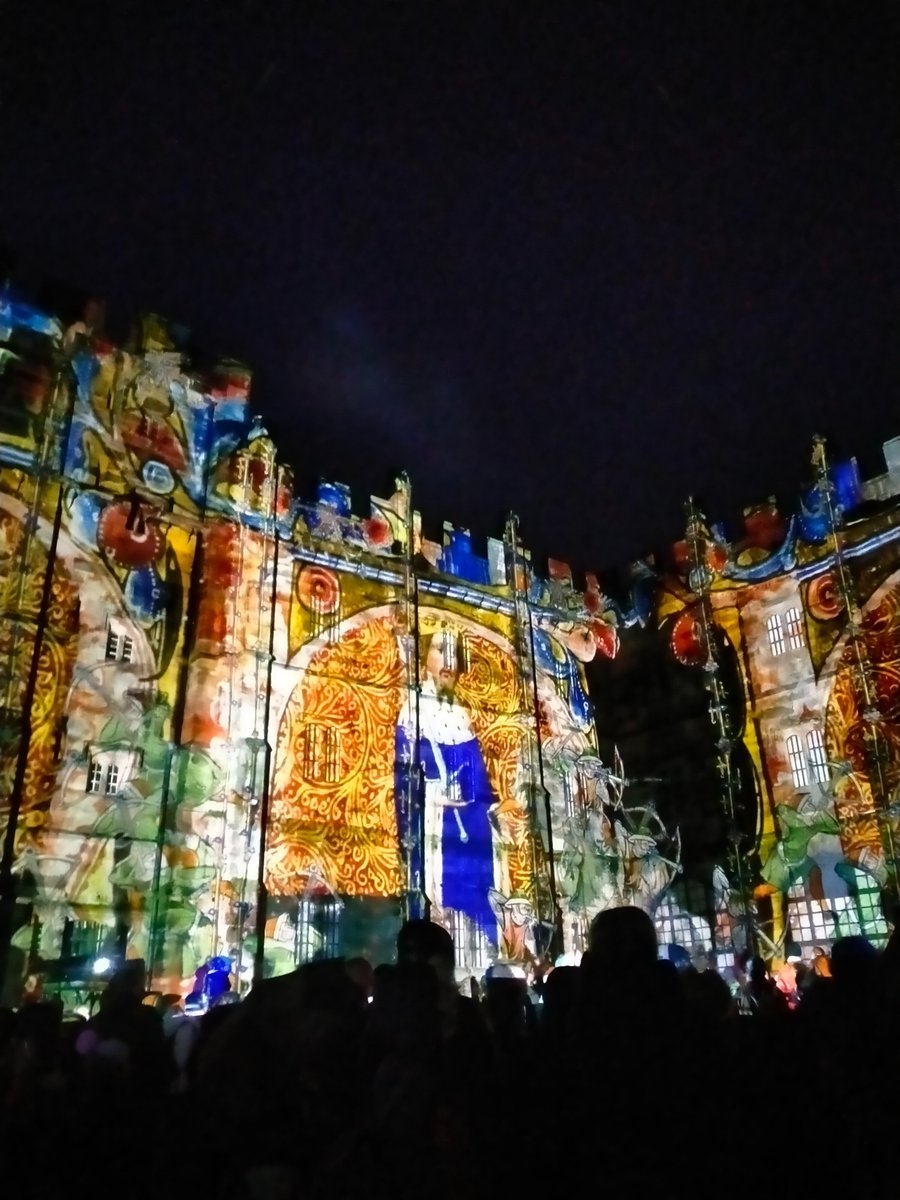 tamara_hverdeja's tweet photo. #LightUpLancaster the https://t.co/QGVcMyUXXH