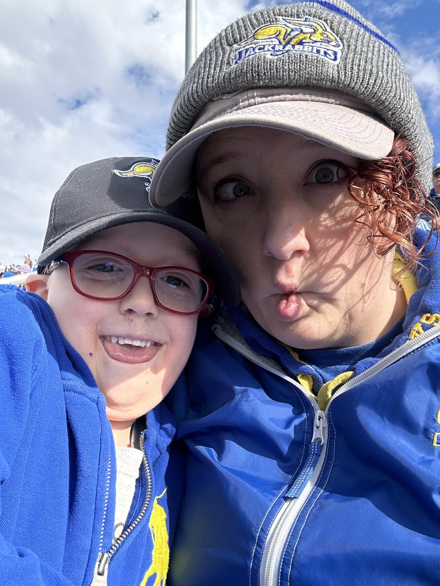 MissyKay777's tweet photo. Jacks are silly! #gojacks https://t.co/0j95BPxRq7