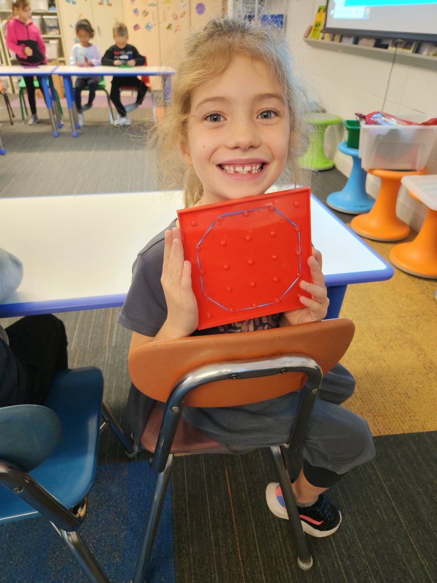 1st graders learning geometric shapes #QuinnSTEAMing #teamworkmakesthedreamwork <a href="/wajprincipal/">Carlos A. Patiño</a>