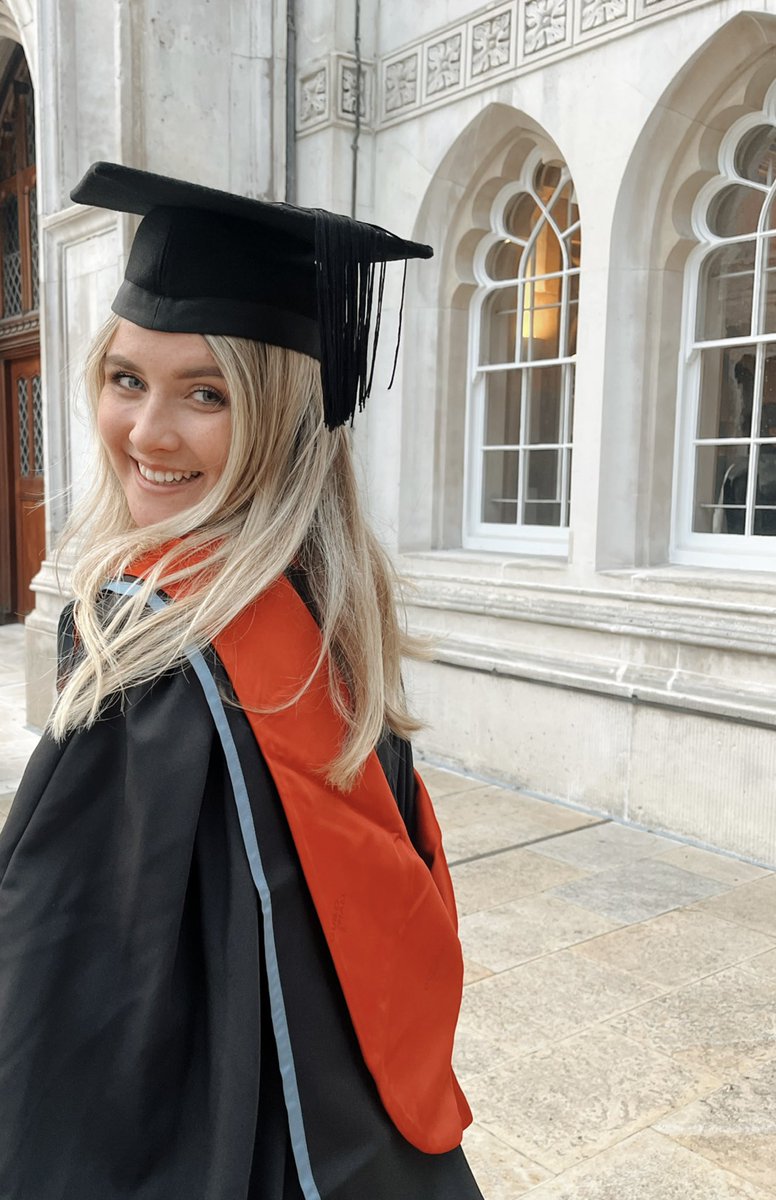 CPotterSoprano's tweet image. 👩🏼‍🎓🎓

Guildhall School of Music and Drama, over and out 🫡

A massive thank you to my Mum and Dad (@AllyP1967) for all your support ❤️

#Gradation #guildhall #soprano