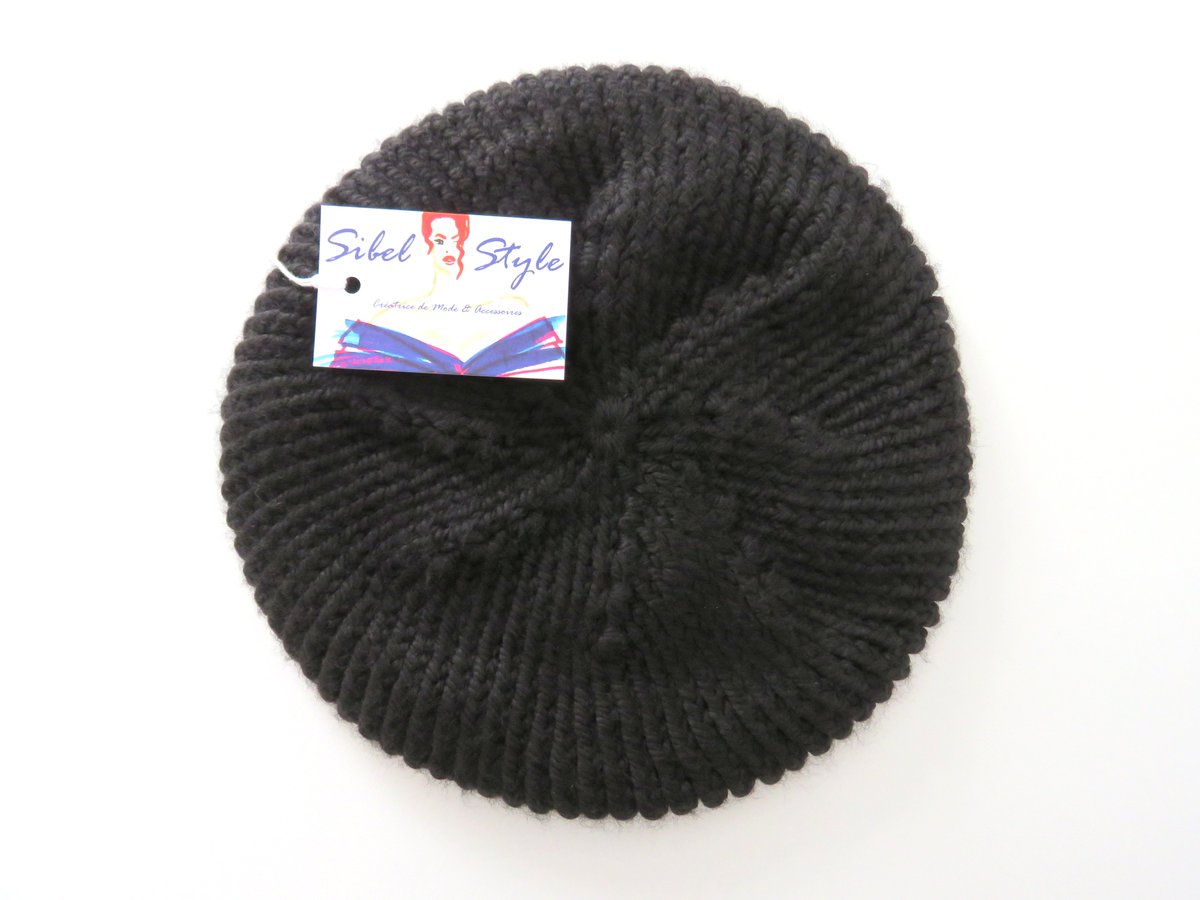 Bonnet au tricot fait main coloris noir pour femme.
sibelstyle.etsy.com/listing/156171… 
.
#cadeaunoel #ideecadeaufemme #cadeaupourelle #cadeaunoel #cadeaufaitmain #handmadegifts #bonnetfemme #ideecadeaunoel #giftforher #giftforwomen #gift #ideecadeau #hat