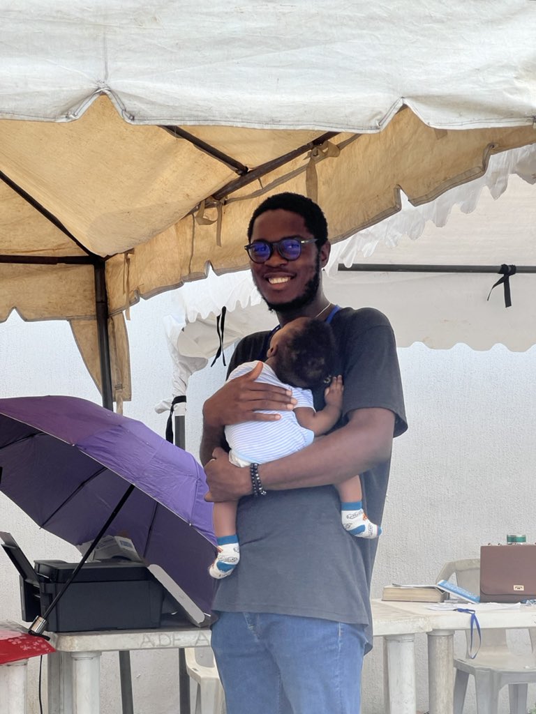 Smart_Sokoga's tweet photo. I suffered to make the Boy sleep, inwas not going to risk having him wake up in trying to adjust his neck🤧🤧🤧
#LBC23 https://t.co/mfItBCaSzx