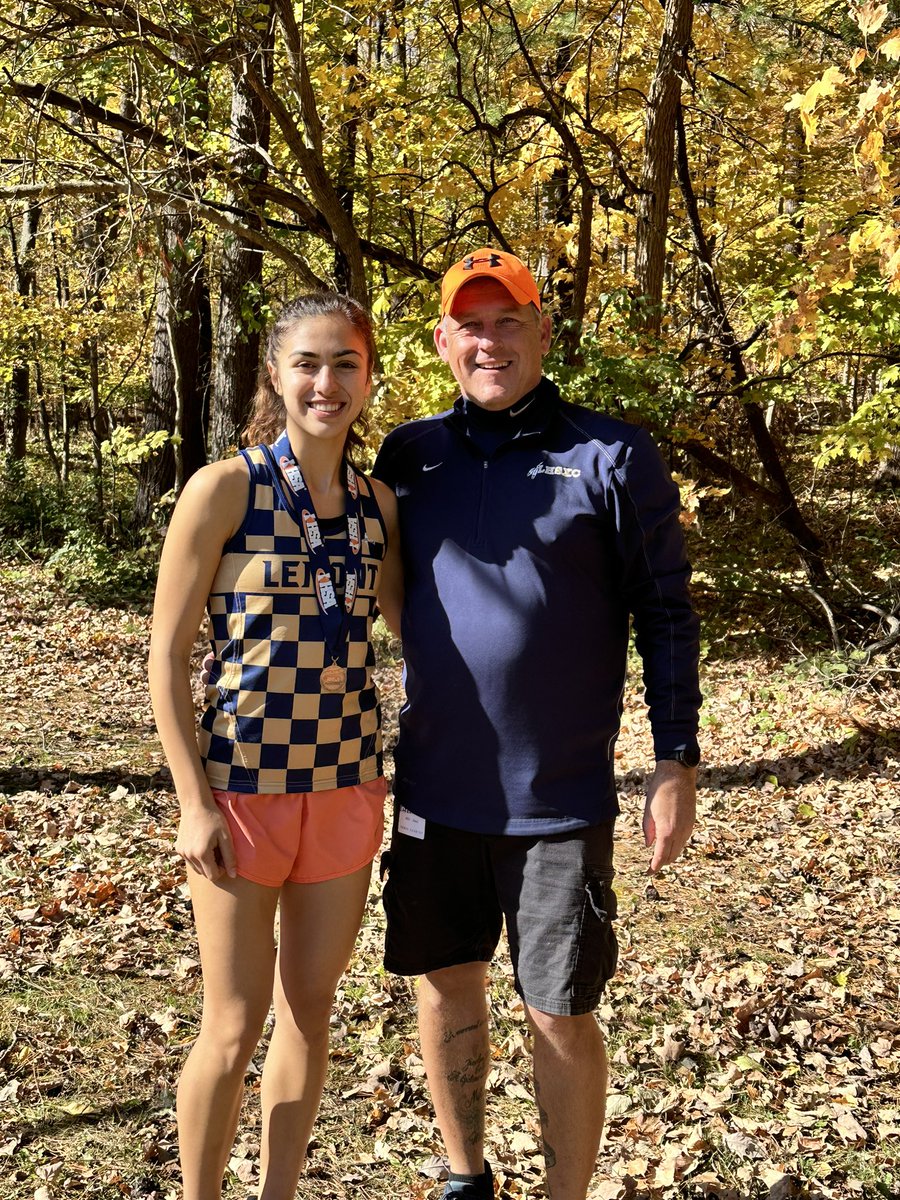 Congrats to Niki Tselios (jr) on her 9th place All-State finish in 17:42  and our team 23rd place finish! What a great way to end the 2023 season #WeAreLemont