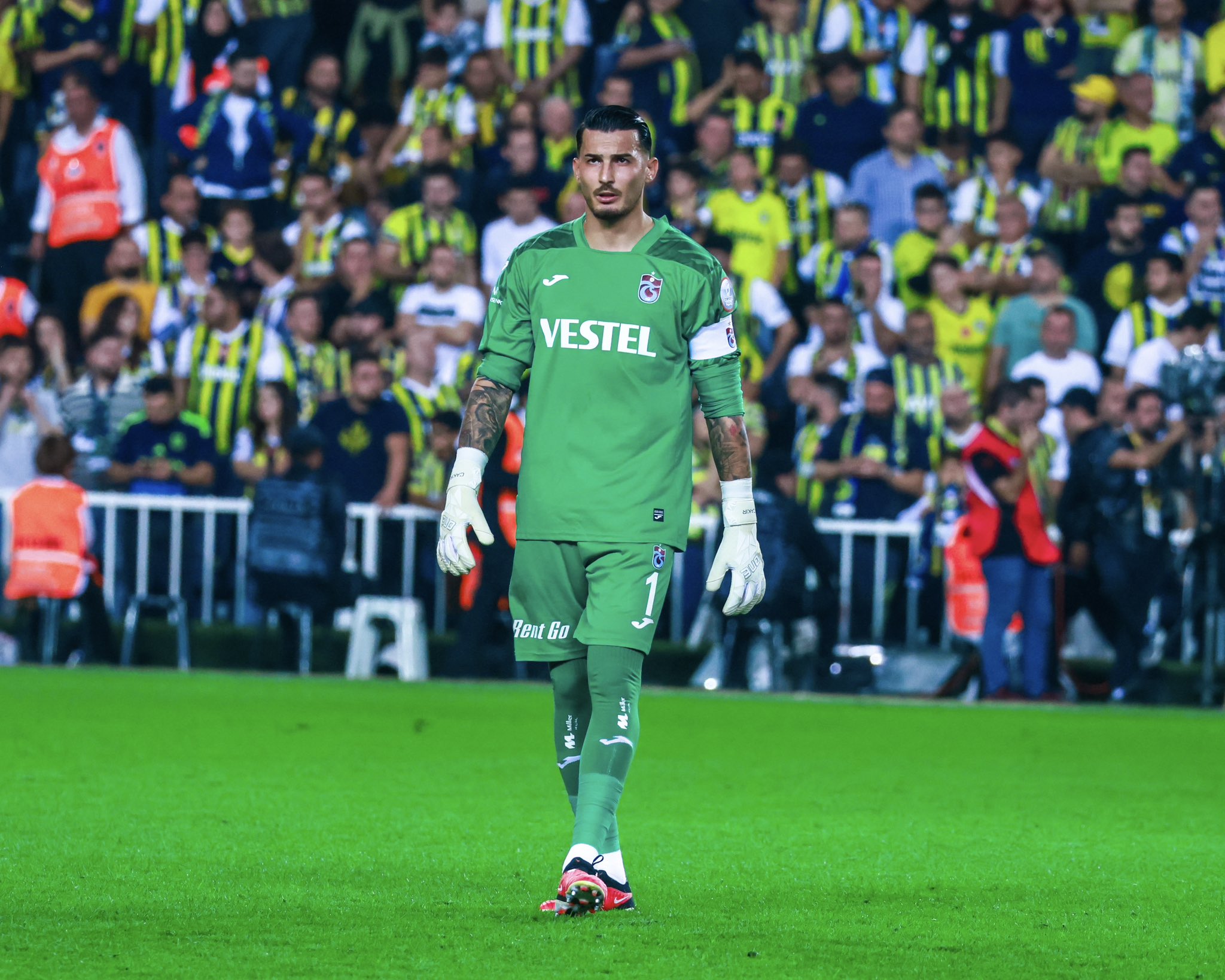 Uğurcan Çakır on X: "İnanılmaz güzel bir oyun, inanmış bir takım ve harika  bir galibiyet. Güzel bir İstanbul akşamından hepinize iyi geceler ♥️💙  https://t.co/E01iQDzppK" / X