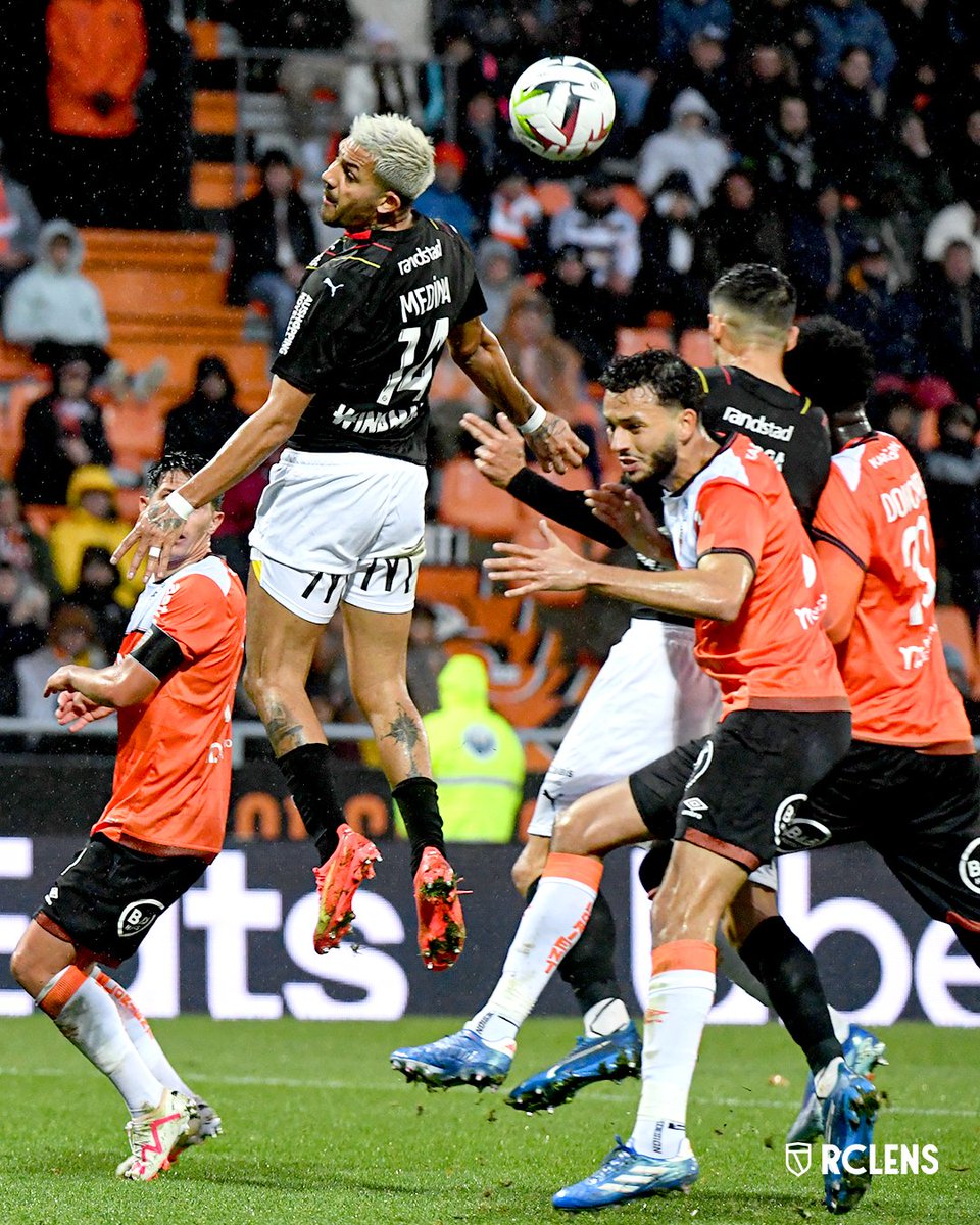 RCLens's tweet image. Retrouver de l'allant ⚔
🔜 @ChampionsLeague 

#FierDEtreLensois #FCLRCL