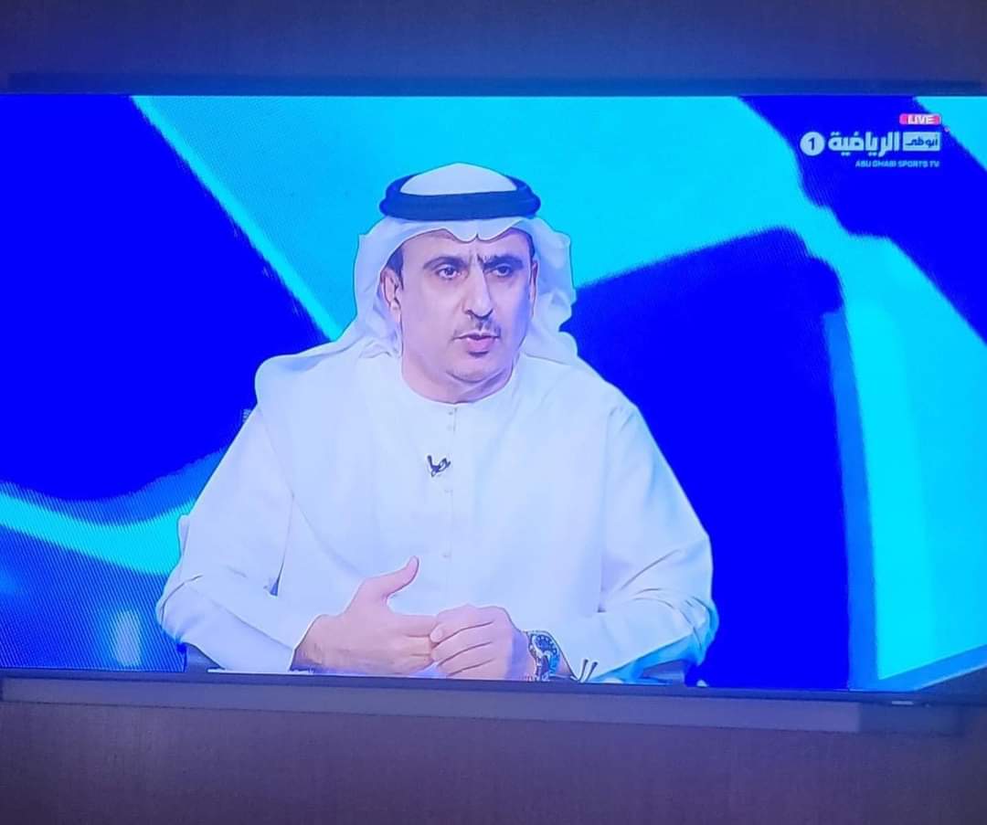 Patrick11487496's tweet photo. @GNev2 going to great lengths to broker a deal between Sheikh Jassim and Manchester United. #MUFC #GlazersFullSaleNOW https://t.co/WhrvHsZKWQ