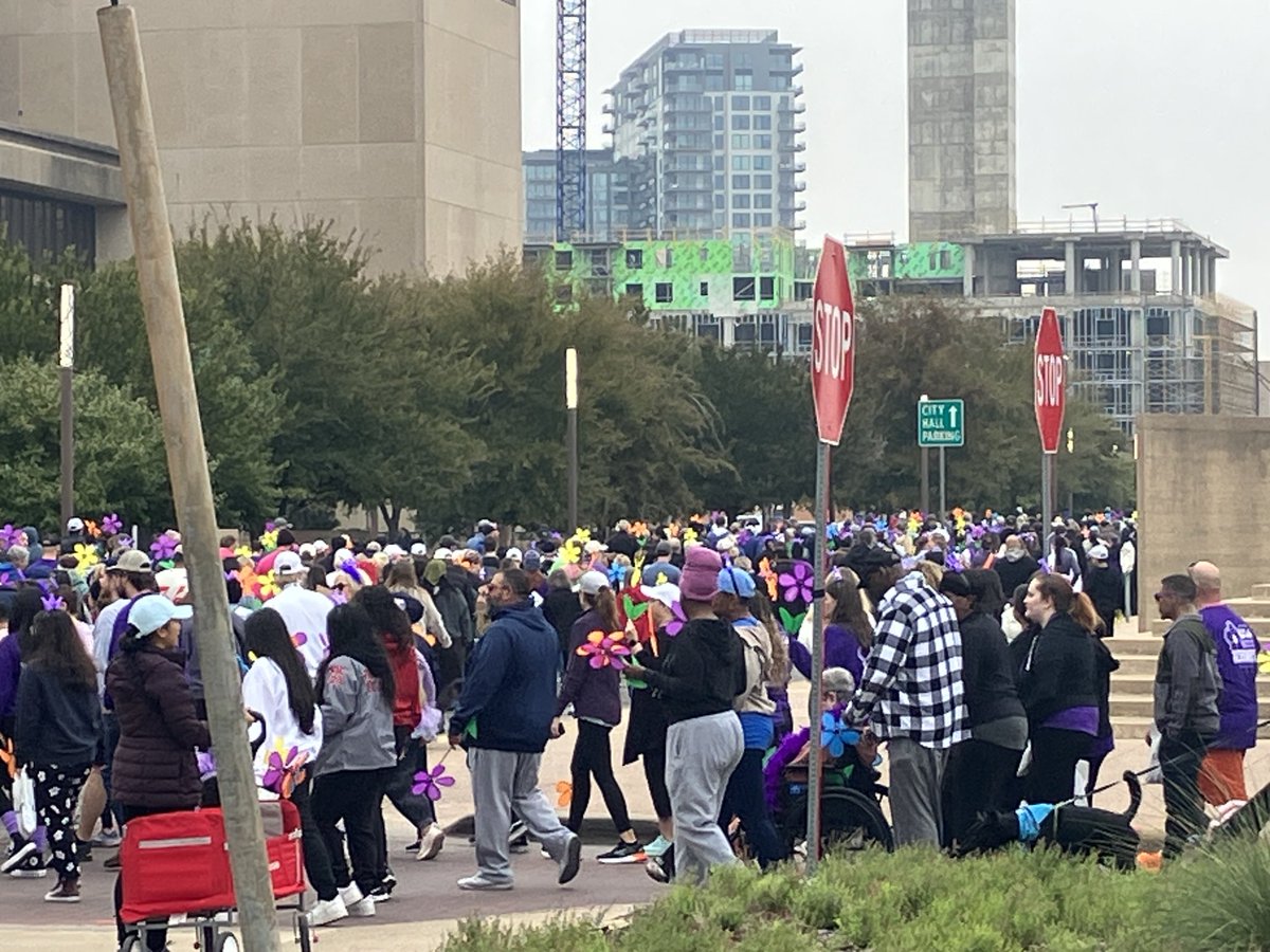 NotBUFFY_VS's tweet image. #WalkDay…and a good time was had by all…for a good cause. #Alzheimers #fundraiser #DowntownDallas
