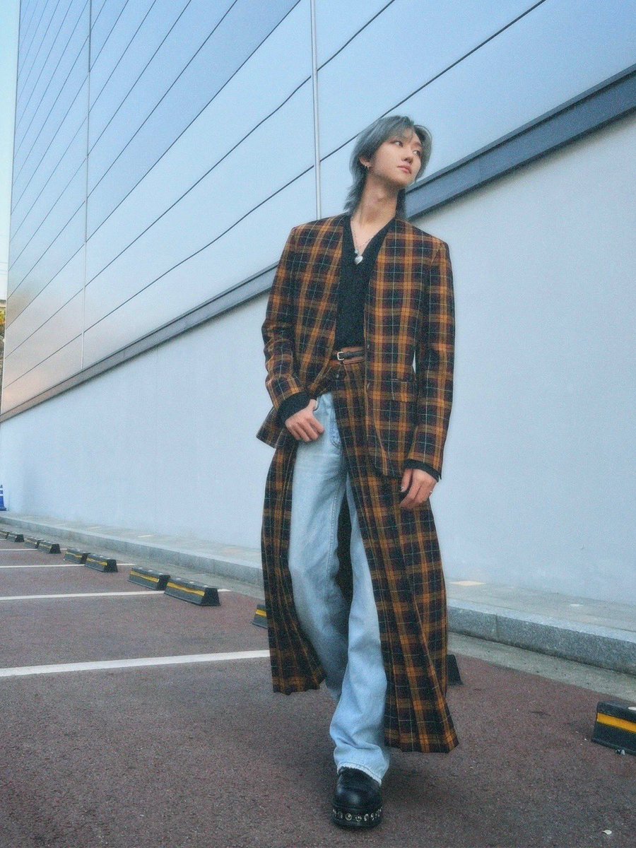 끼이이이이발 그냥 개같이 부활 버르장머리없이 긴바지 입어서 슬프잖냐