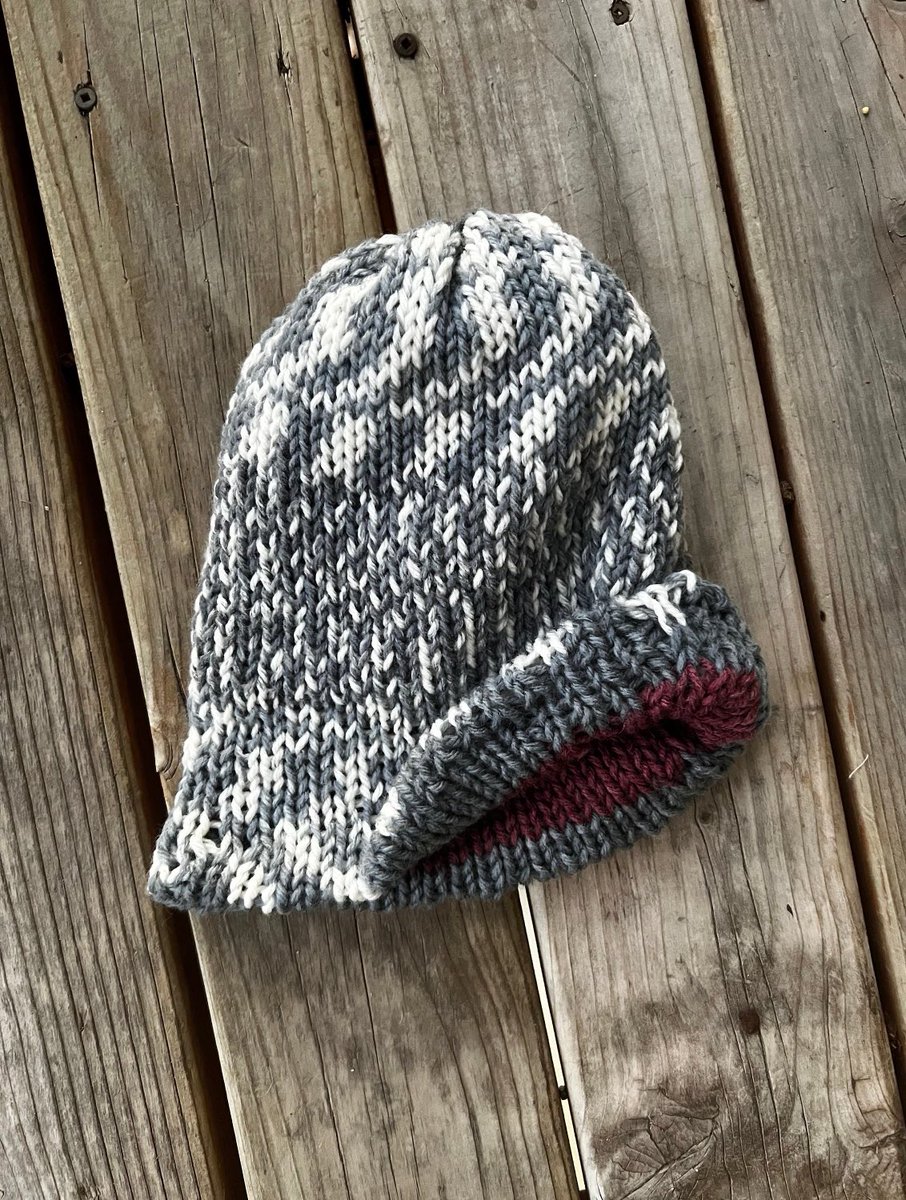 This unisex hat is 25% off as part of my cyber sale deal! barefeetingrass.etsy.com/listing/158796… 
.
.
.
.
.
#fashion #knitspiration #slowfashion #yarnaddict #knitter