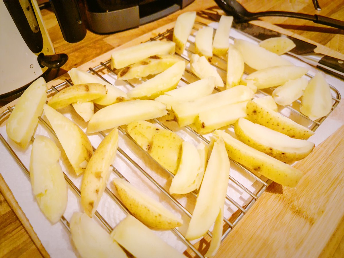 DrSamColl's tweet image. It's a triple cooked chips kinda night...