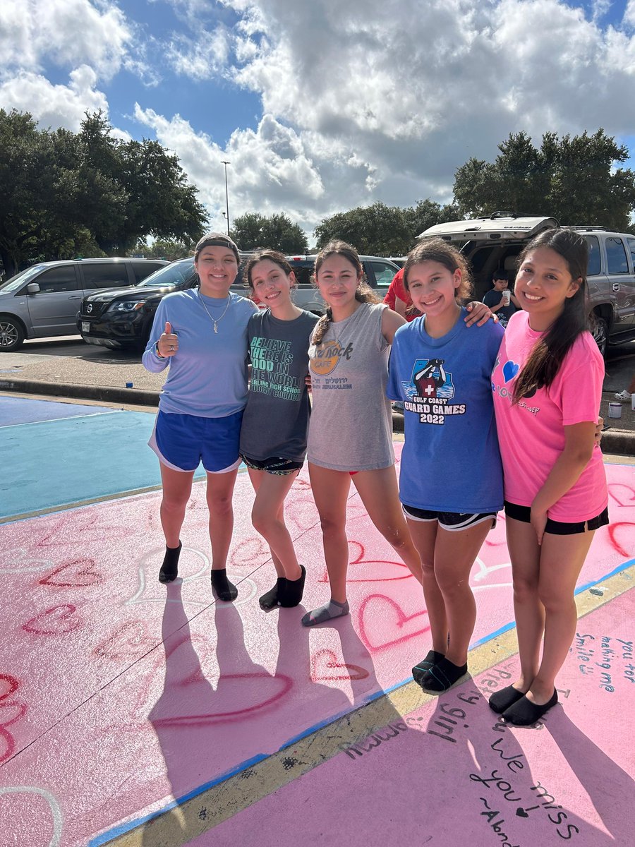 Beep Beep! Seniors coming through! One of the most exciting senior traditions at Sterling is getting to paint a parking spot for the year! After a couple days in the hot sun, each spot came out perfectly unique and represents the seniors so well! ✏️📸 Zoe G. #gcGIANTS #prsquad