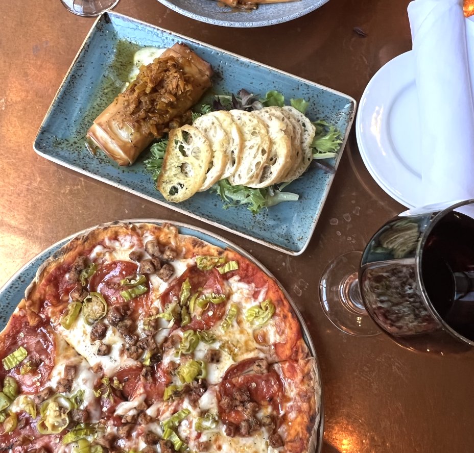 Phyllo Wrapped Baked Brie, Carne Pizza AND wine? 

Yup, sounds like the perfect Sunday to us! 
Open 12-9pm in <a href="/DTBurlingtonON/">Downtown Burlington</a> and <a href="/OakvilleDwntown/">Downtown Oakville</a>!

#SupportLocal #ParadisoFresh #BurlOn #DTOakville #tasteofburlington #tasteburlon #gtafoodie #visitoakville #oakvilleeats