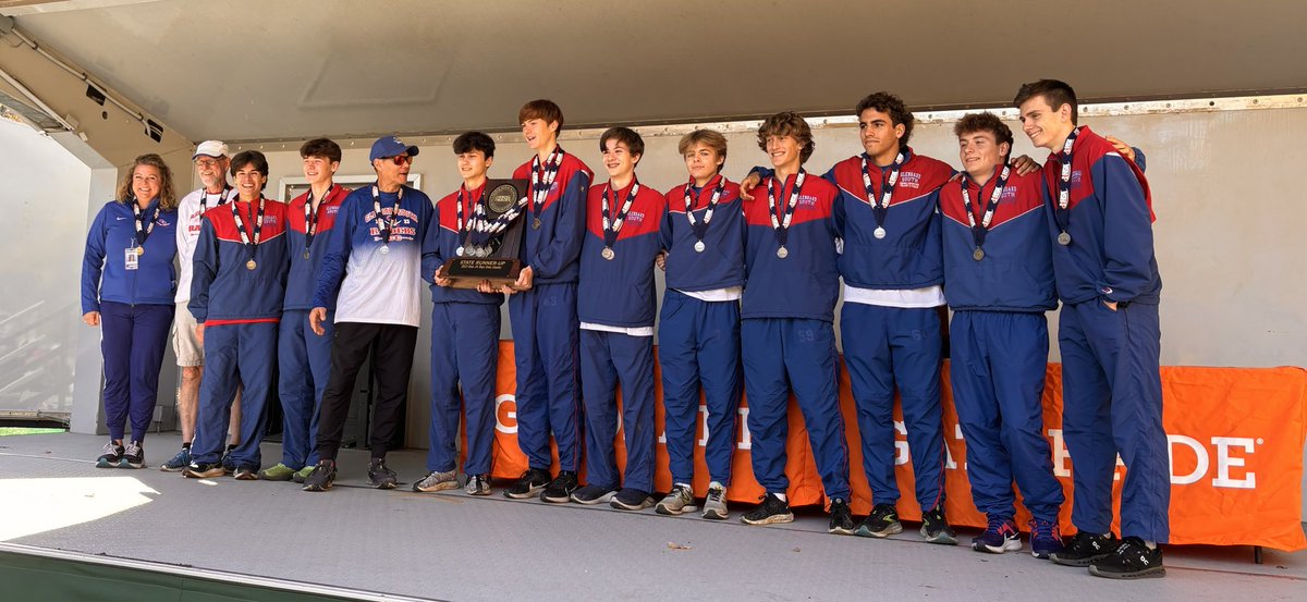 gbsathletics's tweet photo. Congratulations to our Boys Cross Country team on their 2nd Place finish at the IHSA Class 2A State Championship. ⁦@GBSHS_XC_TF⁩ https://t.co/8kGDpgKKuj