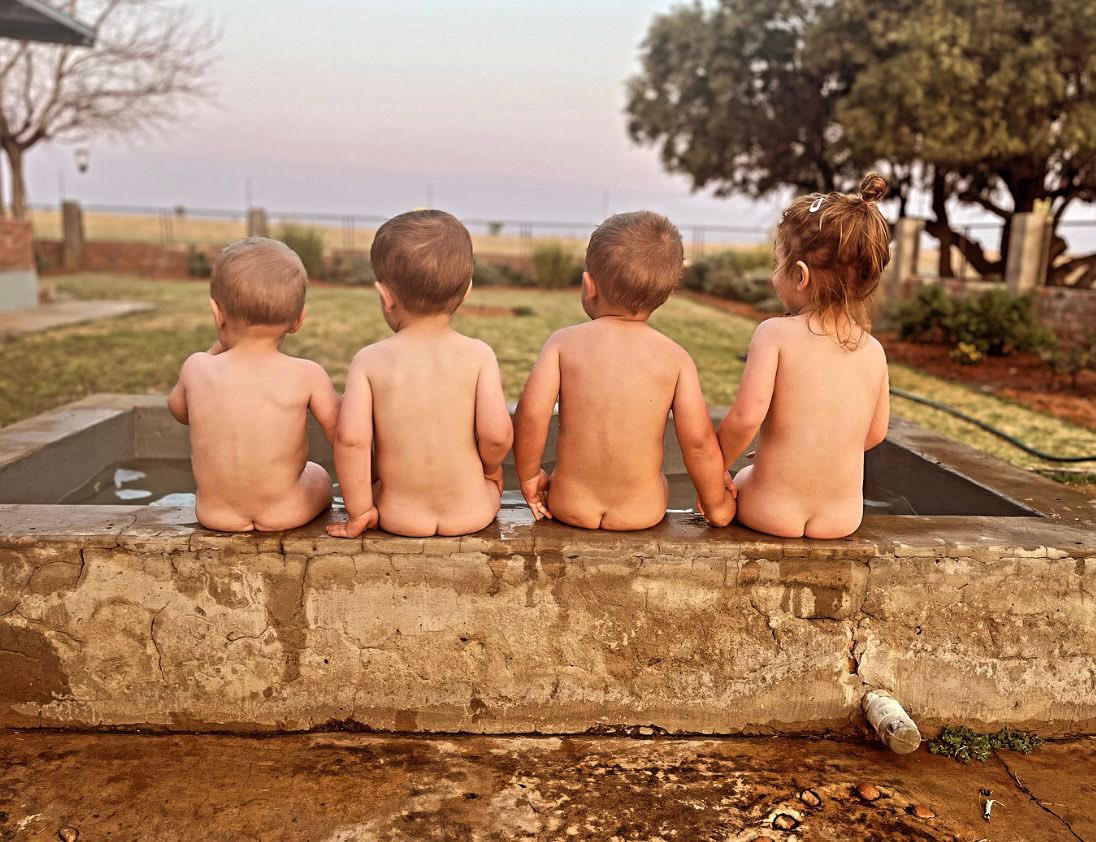 Paar voormanne en ‘n goeie tuisteskepper beskikbaar vir die toekoms.
<a href="/KwaggaBoucher/">Kwagga Boucher</a> <a href="/twatterbaas/">Boer</a> <a href="/RadioRaps/">Radioraps (Rikus de Beer)</a> <a href="/4KobusWiese/">Kobus Wiese</a> <a href="/toksvdl/">Toks van der Linde</a>