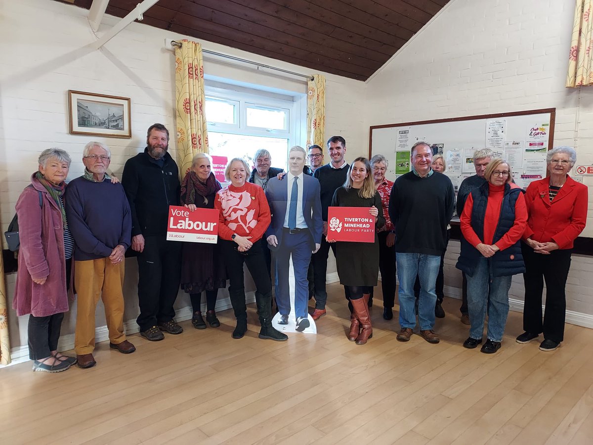 Members from all across our new Constituency met up this afternoon for our first coffee cake and chat.  
We had a great time.  As well being treated by some very talented bakers we also made a lot of plans for campaigning.
The clear message. 
#GeneralElectionNow #VoteLabour
