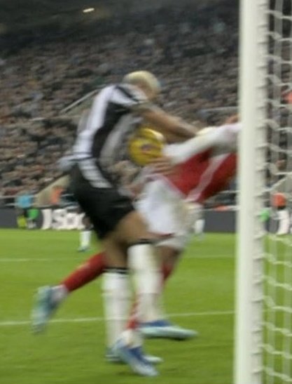 No tengo palabras. Me quedé estupefacto con semejante acto de corrupción efectuado ante los ojos del mundo. Y seguirá pasando porque en este club nadie sale a decir cómo son las cosas y nuestros jugadores se dejan avasallar adentro de la cancha. Duele todo