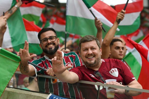 goleadadazoeira's tweet photo. sem exagero, o fluminense tá fazendo a maior festa da história de um time brasileiro na Libertadores 

📸 @celsopupo https://t.co/a6fxUc2vDg