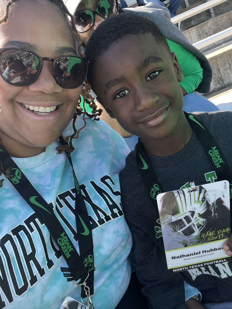 DominecaVargas's tweet photo. #GMG #BeatUTSA 🦅 https://t.co/iIFv3g3gLI