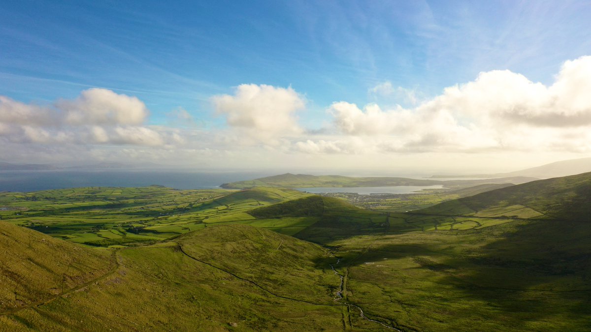 An aerial Shot across Dingle, WestCoast of Ireland. #irlandbeforeyoudie #wildatlanticway #digitalnomad #waves