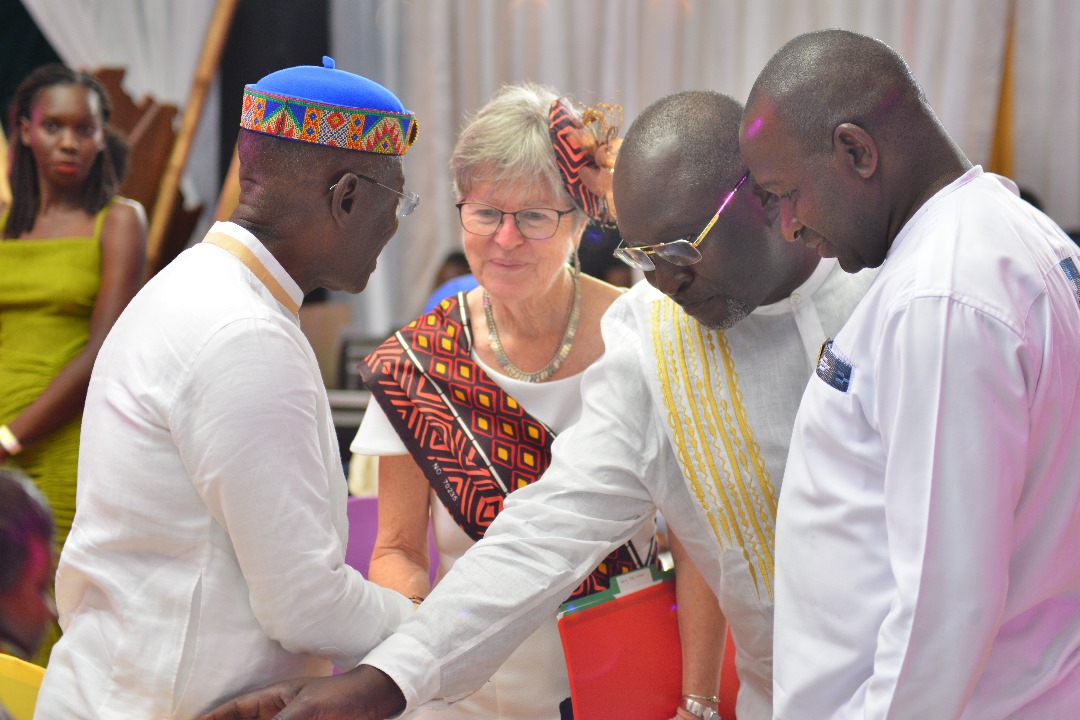 DGEdwardKakembo's tweet photo. My sincere gratitude to our esteemed Guest of Honor Martha Peak Helman, Rotary Foundation Trustee at the Africa Peace Concert. Your presence added immense value to our mission of peace in Africa is deeply appreciated. Thank you for being a part 🙏🌍.

#APeaceConcert23 https://t.co/27jNzpxKb4