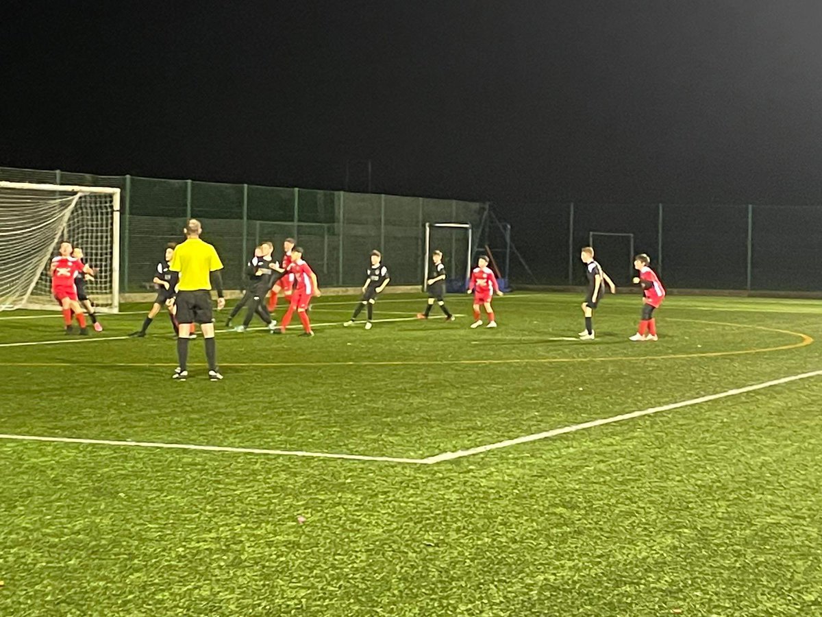 escfc2011s's tweet photo. Friday night football for the boys and what a performance 
From first whistle to last the boys where incredible last night and got the win there play deserved 
Individually and as team there where outstanding
Another away trip tomorrow 
@_Braw_Bar 
@EdinburghSouth https://t.co/TSnyg5AXJL