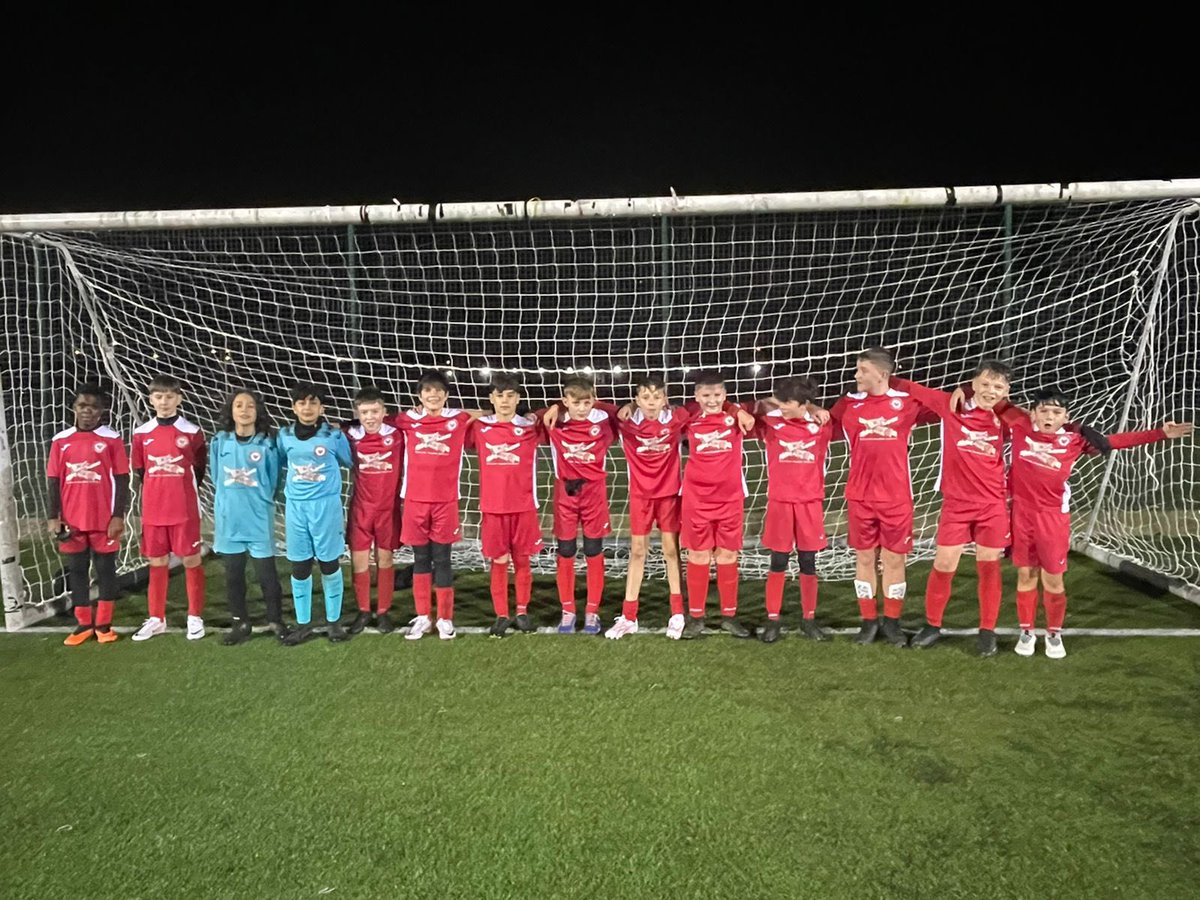 escfc2011s's tweet photo. Friday night football for the boys and what a performance 
From first whistle to last the boys where incredible last night and got the win there play deserved 
Individually and as team there where outstanding
Another away trip tomorrow 
@_Braw_Bar 
@EdinburghSouth https://t.co/TSnyg5AXJL