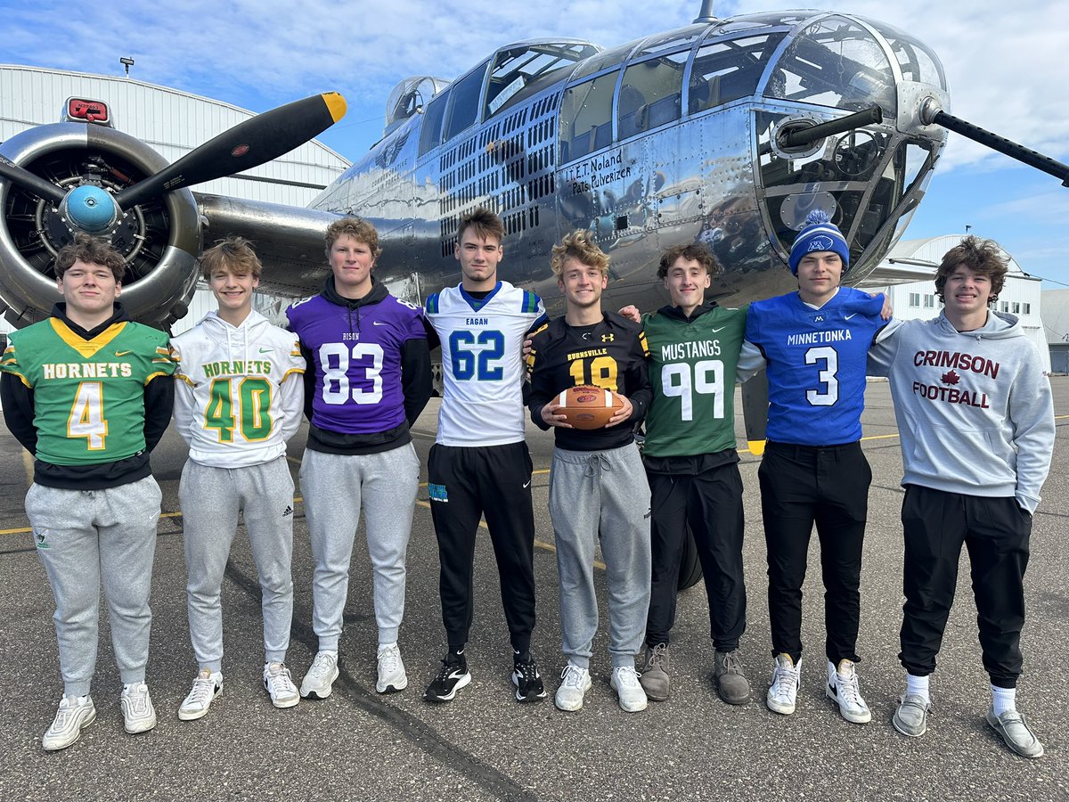 SpecialTeamsFB's tweet photo. Beautiful day for our 12th annual Minnesota Bombers photoshoot, where we recognize some of the top talented kickers, punters &amp; snappers in each grad class in MN. 16 selections this year. 8 (2024), 5 (2025), 2 (2026) &amp; 1 (2027). Congratulations guys! Keep going &amp; working hard.👟💣 https://t.co/cPiWYbS4EH