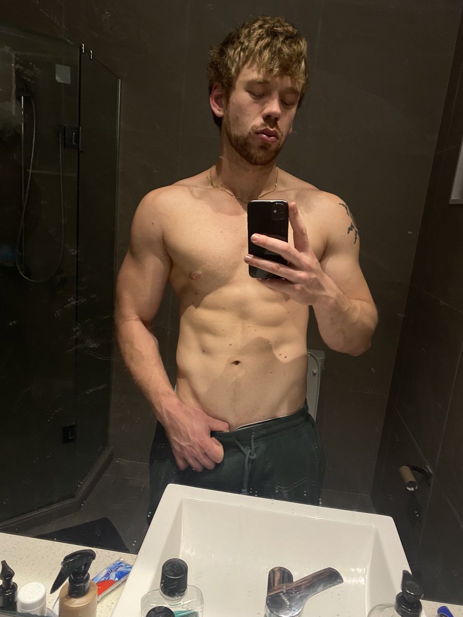 lordluxno1's tweet photo. Why aren’t u subbed yet 🥲 #aucklandlads #hotlads #hung #onlyfans https://t.co/47YU2Ih1mS