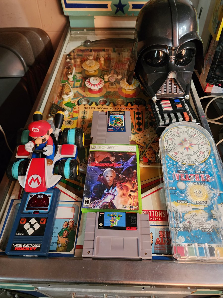Nintendork9's tweet image. Today's thrift finds.