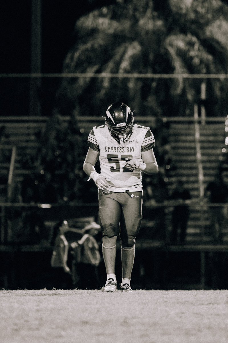 RaymondPaolillo's tweet photo. Played the last game of the regular season last night 🙏🏼 Great 44-0 team win with the guys 💯 finished off with a safety and 2 sacks and a couple of tackles … in that mode 😤 @CoachHood88 @HBFATHLETES @TheCribSouthFLA @youareathlete @ExpoRecruits @_Jerome_Smith @CoachSFitz https://t.co/xACVjoNsq6