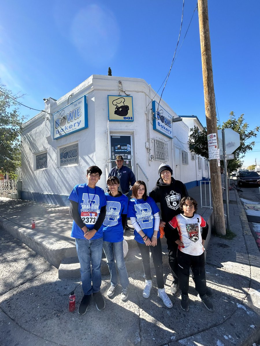 segundo_barrio's tweet photo. Some of our SBFC players helped out with a community project this morning- promoting safety and celebrating culture. https://t.co/C1t49PCTGz
