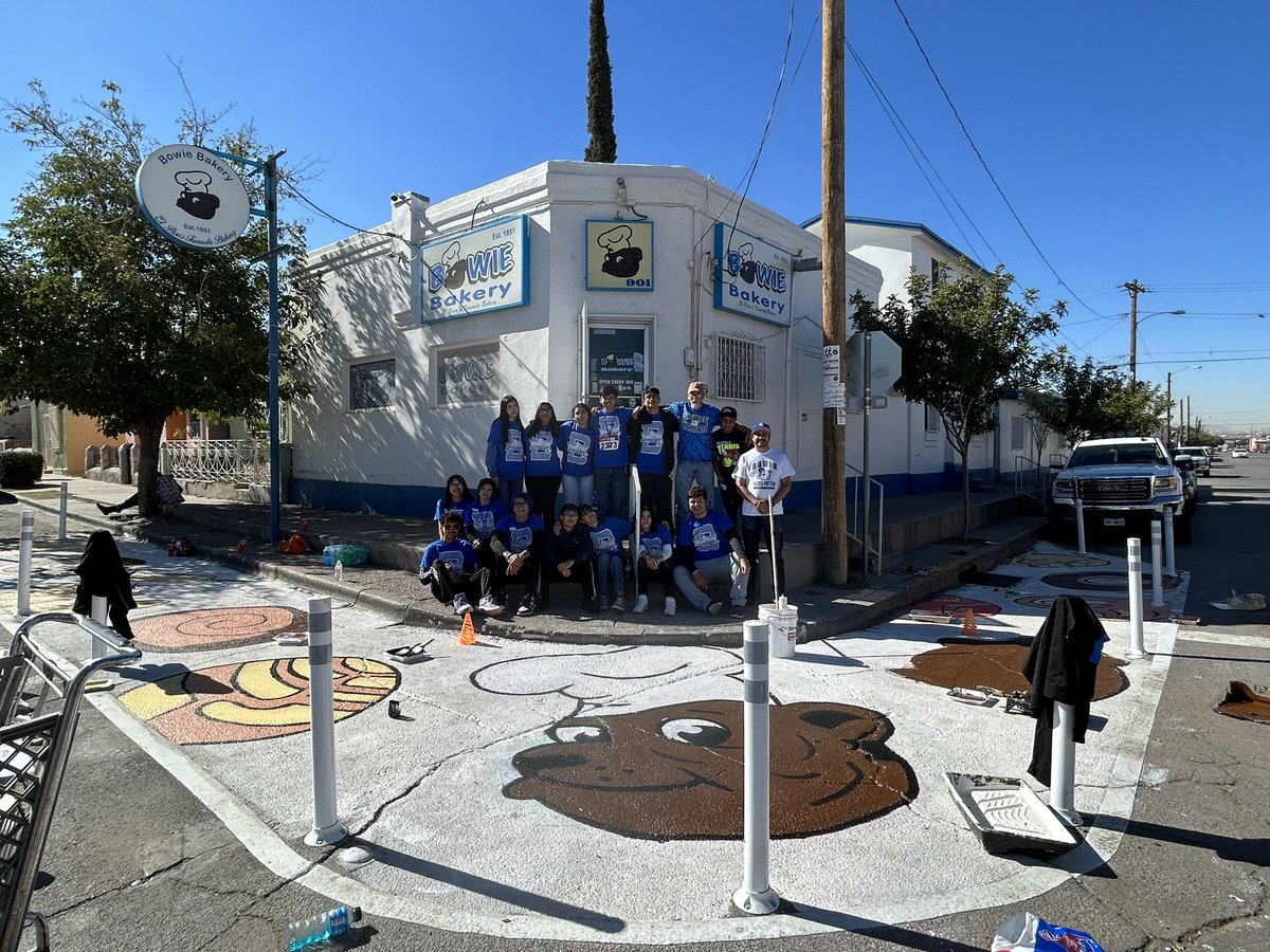 segundo_barrio's tweet photo. Some of our SBFC players helped out with a community project this morning- promoting safety and celebrating culture. https://t.co/C1t49PCTGz