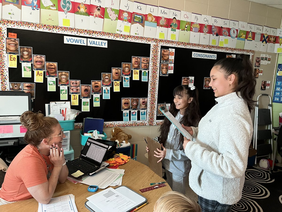 Laura Sicks tweet media