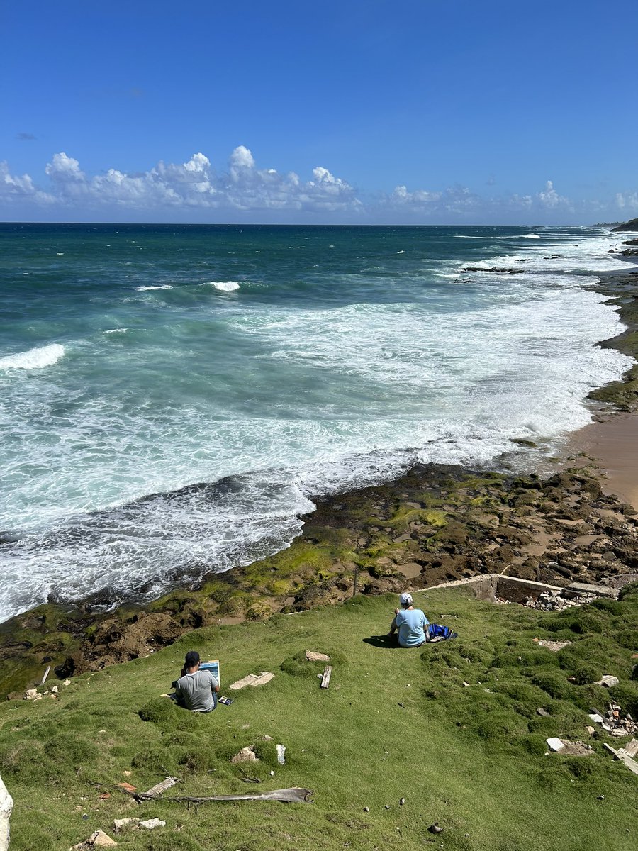 laurabpagan's tweet photo. Art class Saturday 🌊 Drawing the littlest of details 📍🇵🇷 https://t.co/ToRXweJUl9