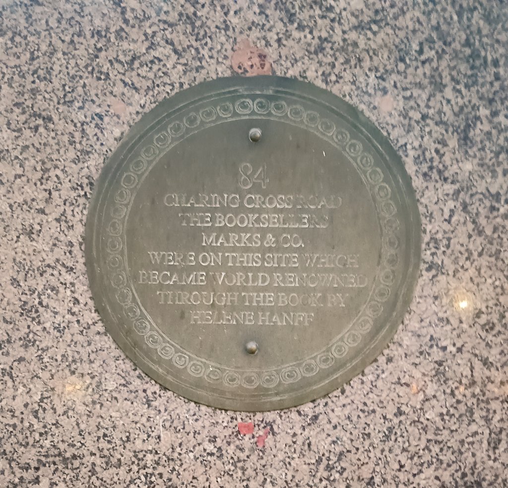 Aquí hi va haver una llibreria, un gran llibre i una pel·lícula 📚
#GoodbyeCharingCrossRoad