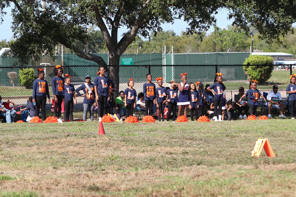 LBudgewater's tweet photo. Our @lockhartES 🚩🏈 team led by @GuilloryCoach secured the “W” against rival ThompsonES today! And our Cheer Squad📣 led by @Alia_Hall10 and Mrs. Roberts pumped them up for the victory! Great work today Lion Cubs 🦁💙🧡! @cameshiadawn @counselorLyons @HoustonISD https://t.co/v2ejrOJmsi