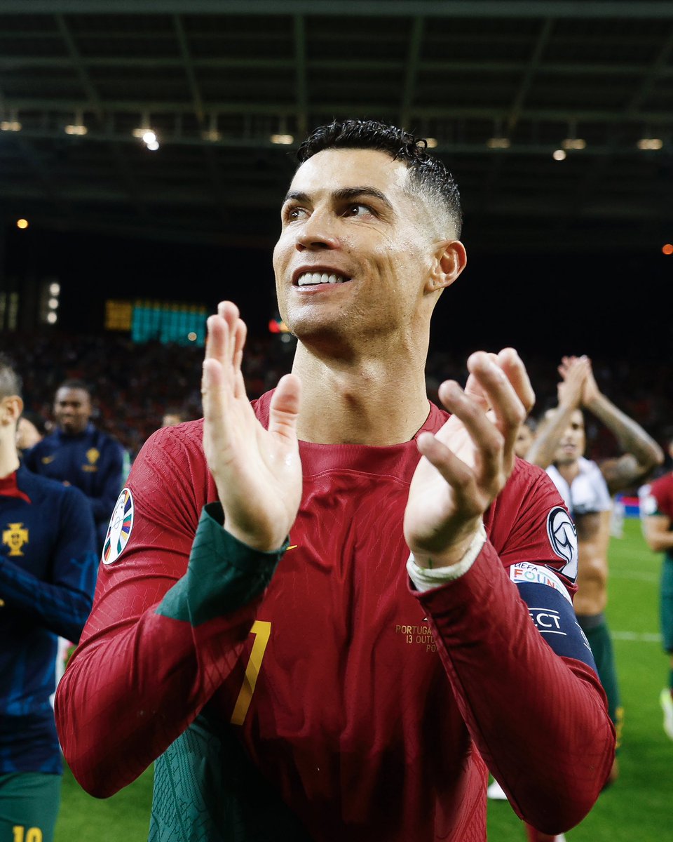 𝗚𝗢𝗔𝗧 𝗧𝗛𝗜𝗡𝗚𝗦 🐐🇵🇹 Do meio da rua Cristiano Ronaldo marca e ajuda o Al Nassr a vencer! 🤩 #VesteABandeira