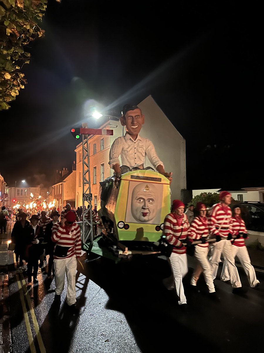 Rishi and Mick Lynch are going up tonight #Lewes #Bonfire