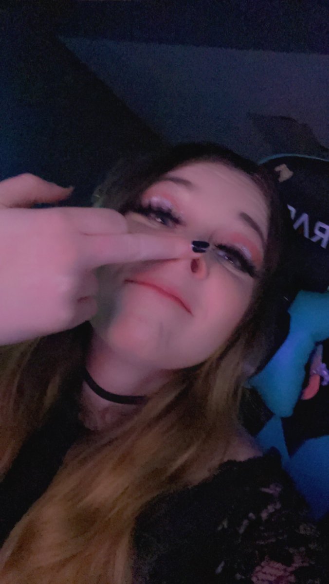 Sabunny1994's tweet photo. Thank god I got a new headset and don’t have this one anymore 😂 but still like these photos 🥰 #gamer #twitchstreamer #FeelingBlessed #FeelingMyself #overwatch2 https://t.co/0MMjuM9Jeb