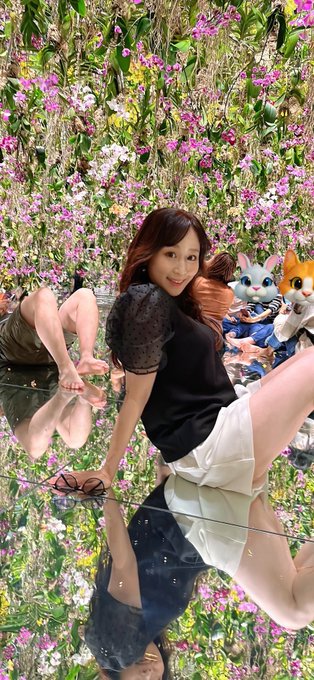 teamLab⭐︎ 一度行って見たかったところ☺️ 外国人の方に人気な所なんですね😲 靴を脱いで入るとは知らなかったけど、楽しいかったよ😆 ちなみにワンコはNG🐻&zwj;❄️🐼 https://t.co/0<a href="/tag/%E5%B7%9D%E4%B8%8A%E3%82%86%E3%81%86"class="tags"><span>#川上ゆう</span></a>