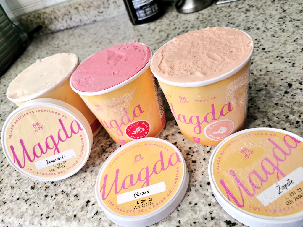 Heladería Magda. Muy buenos helados con nuestros sabores del Caribe. Les recomiendo zapote, corozo, crema tradicional, tamarindo y kola. Tienen cuenta en Instagram y los pido por <a href="/RappiColombia/">Rappi Colombia</a> Tremendo emprendimiento como homenaje a la tradición.