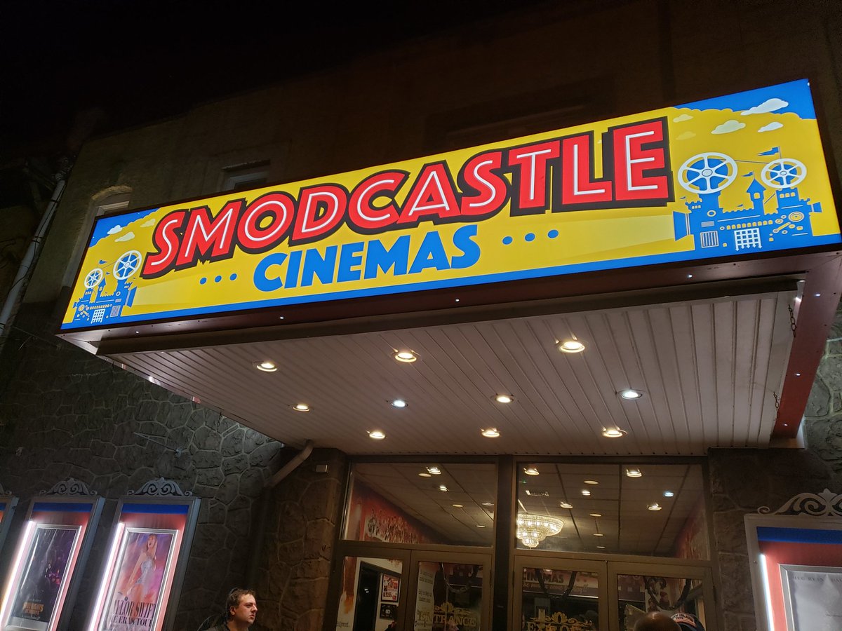 5tripper's tweet photo. @ThatKevinSmith you have done it again!  Bravo smodcastle for luring me from. Florida to jersey to hear the epic tale of the Russo brothers.  Amazing! https://t.co/L5RQeexkVF