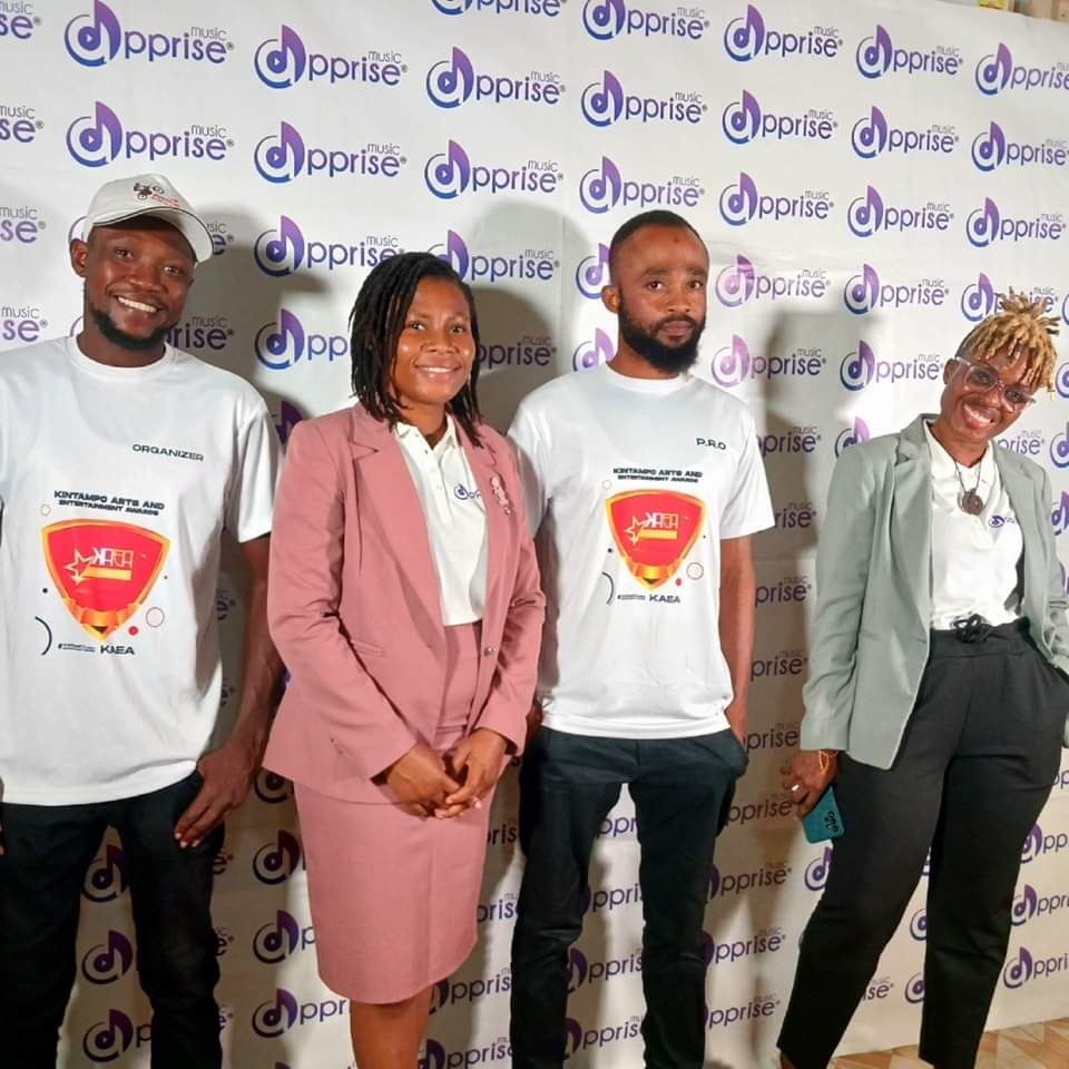 Apprisemusic's tweet photo. Warm greetings from Kintampo in the Bono East Region of Ghana. Apprisemusic honours invitation by the Kintampo Arts and Entertainment Awards. We're super excited to help shape and uplift young musical artists in the region.
@AppriseMusic #music #Ghana #BonoRegion #Kintampo https://t.co/dULdmuYFc9