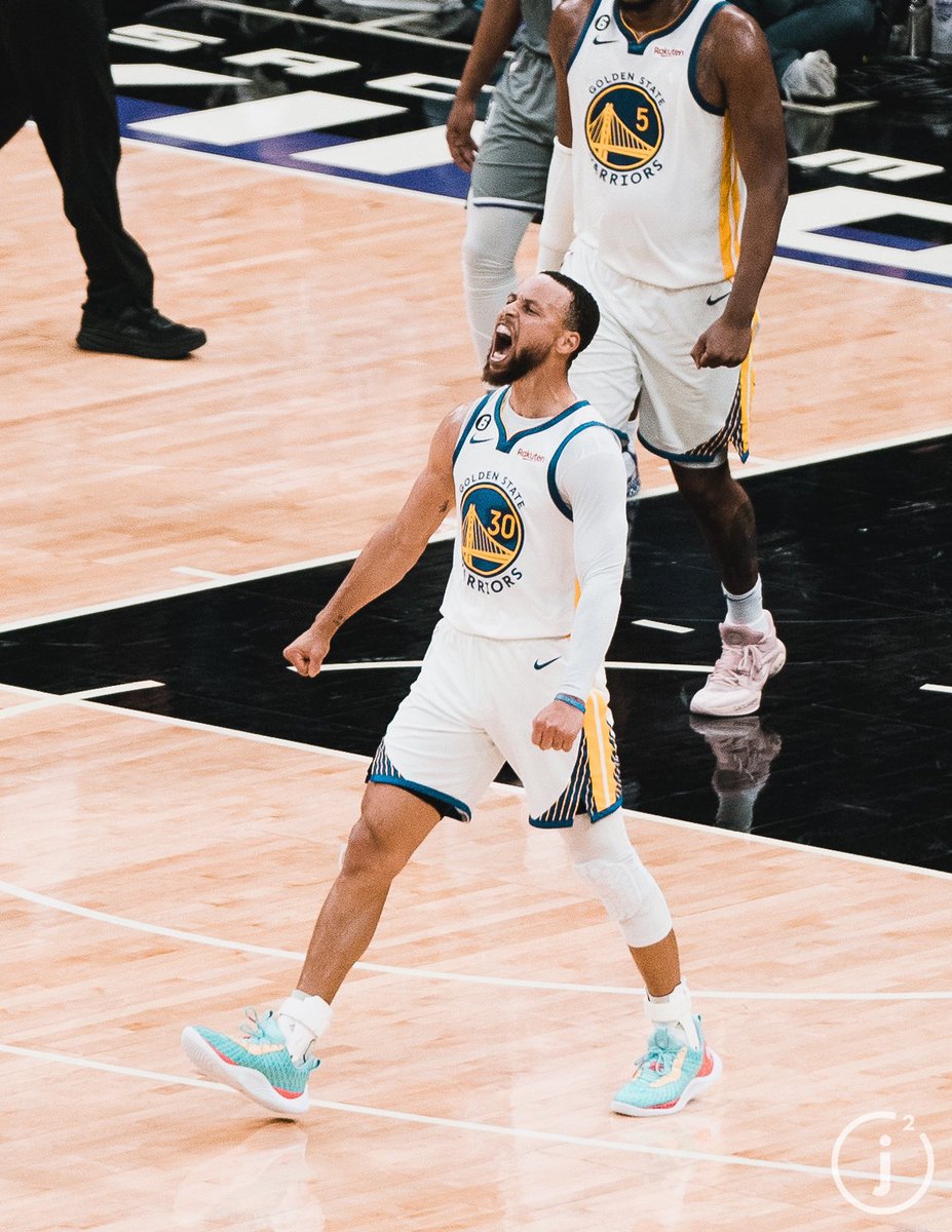 SportArena11's tweet photo. @warriors Stephen Curry, my guy! Always, smiling! https://t.co/NbbTza6Yos