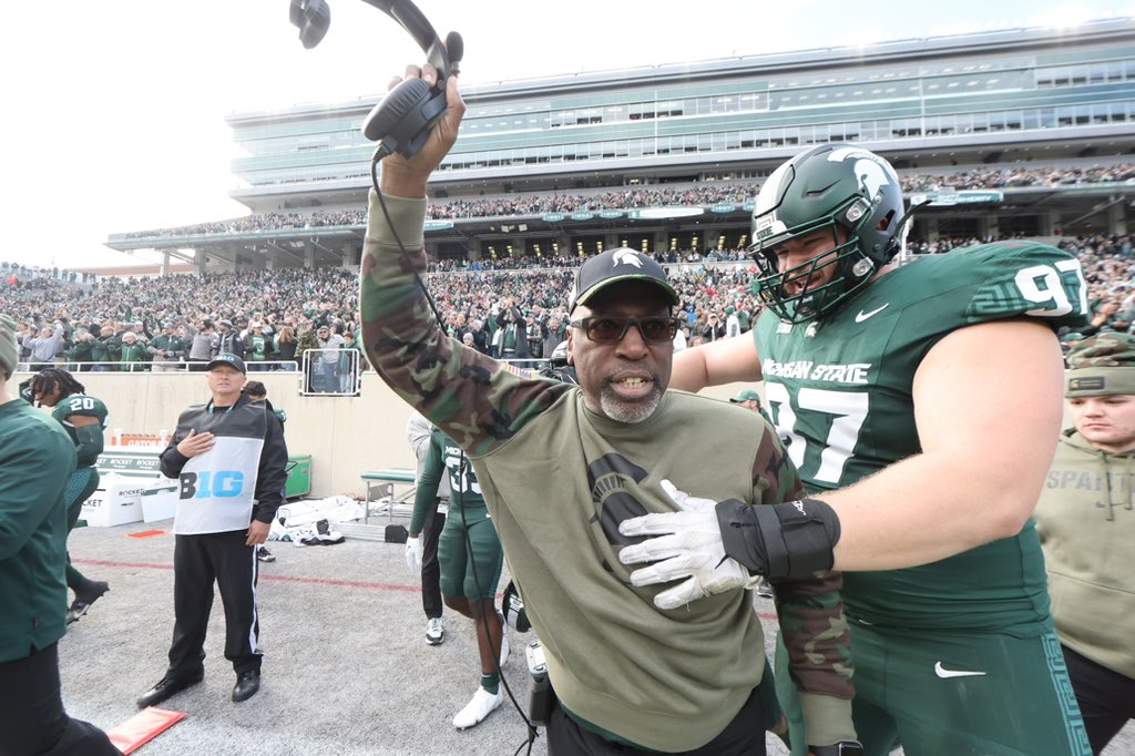 Win 1️⃣ for Coach Barnett! #GoGreen