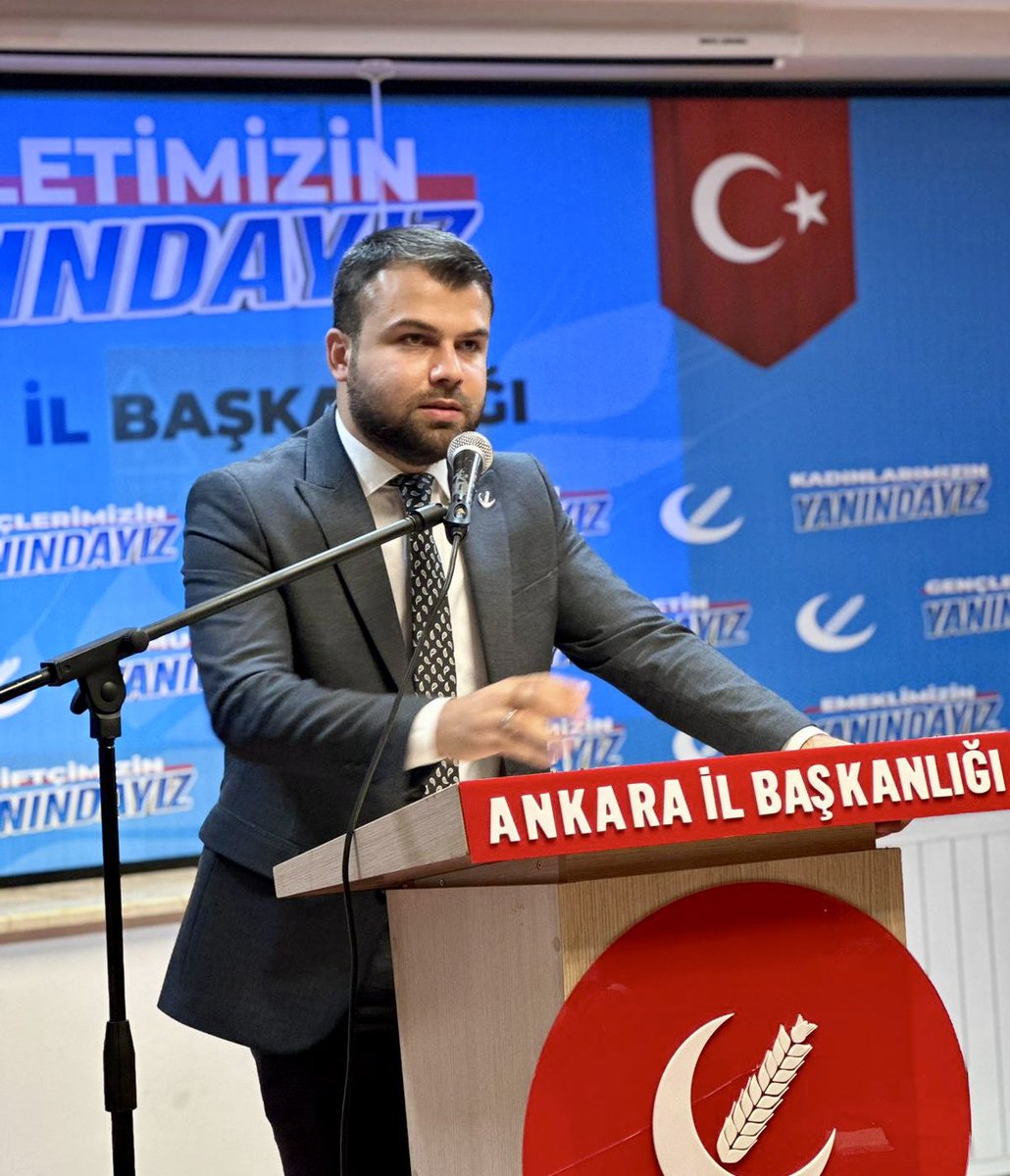 mfatihmujdeci's tweet photo. İl gençlik kolları başkanlarımızla “Sosyal Medya ve İletişim Kuralları” başlıklı eğitim programında bir araya geldik. Allah hayırlara vesile etsin. https://t.co/5agvKDFour