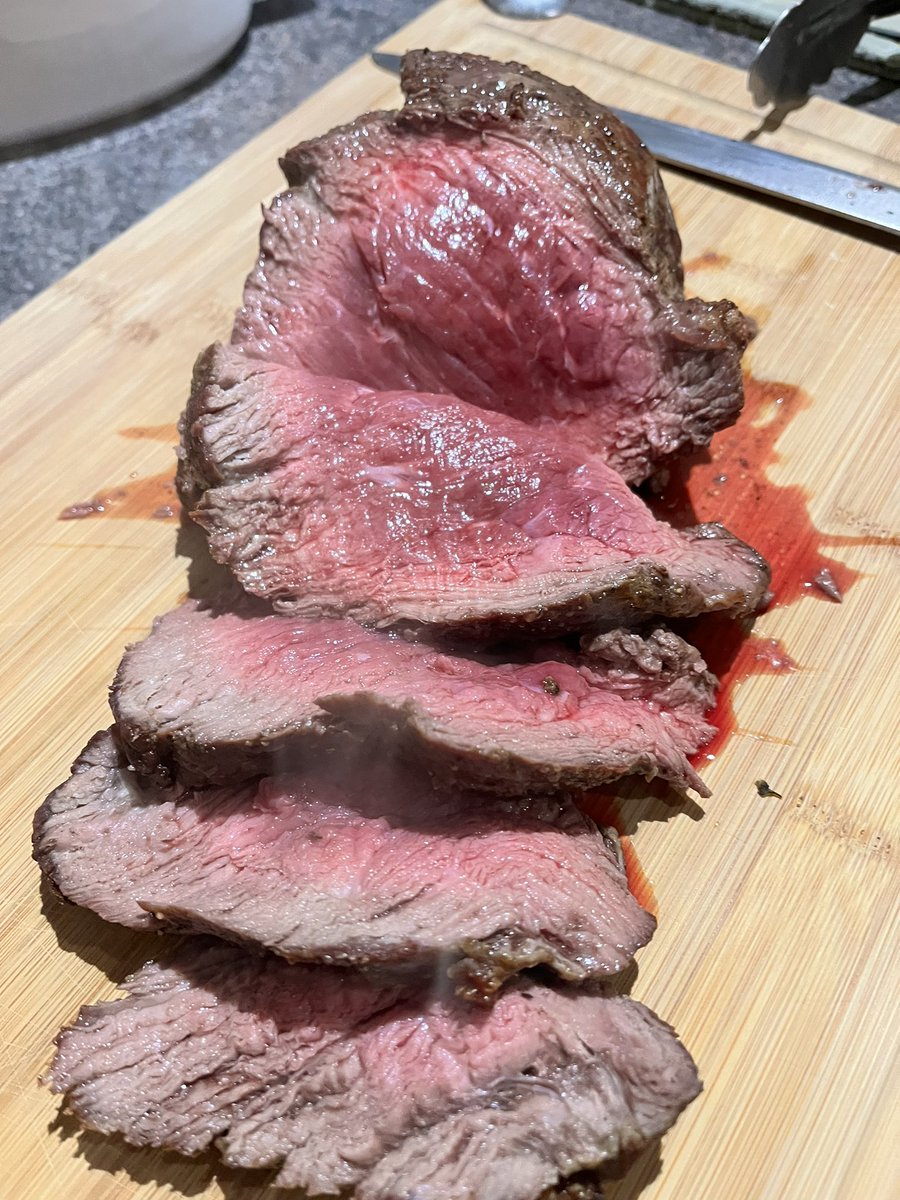 vision69aa's tweet image. #maincourse #Food Homemade Chateaubriand, have a lovely weekend 👋🍷