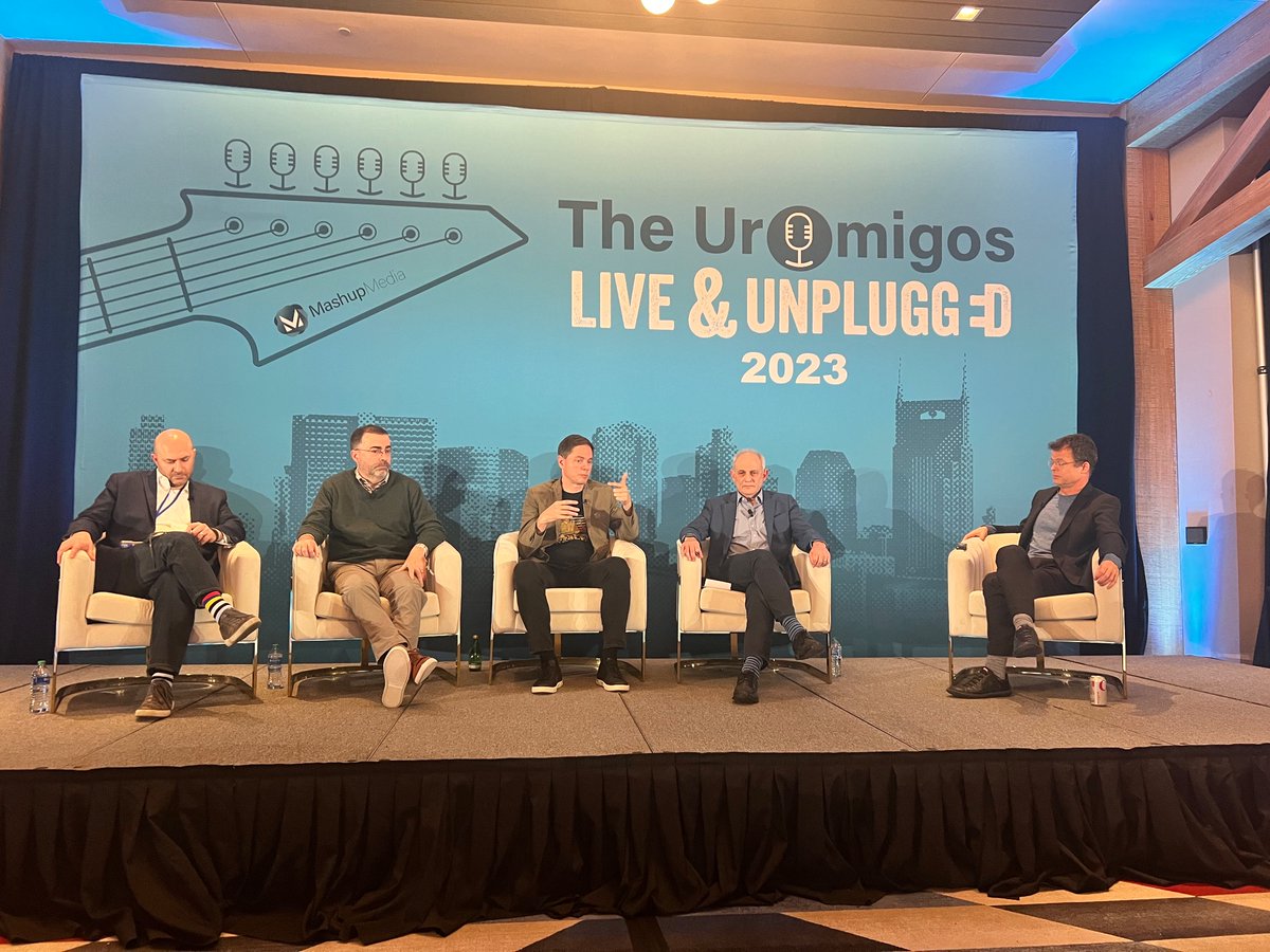 shilpaonc's tweet photo. @Uromigos #UromigosLive
Stimulating (&heated) debate about what regimen can cure mRCC pts?
1L mRCC IO/IO vs IO/TKI
@tompowles1 @DrChoueiri
@brian_rini
#DaveMcDermott #MikeAtkins
@HHammersMD @TiansterZhang @motzermd @DrRanaMcKay @PGrivasMDPhD
@neerajaiims @montypal https://t.co/8ku4prG9Io