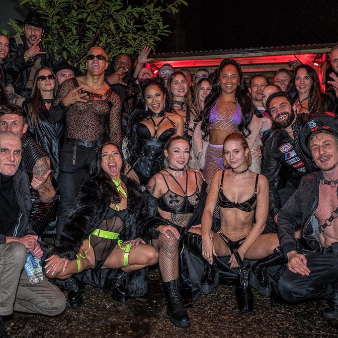 Good night and greets from the #kitkatklub in #berlin 🥳 picture was made last Saturday with many people<a href="/tag/kitkatklub"class="tags">#kitkatklub</a><a href="/tag/berlin"class="tags"><span>#berlin</span></a>